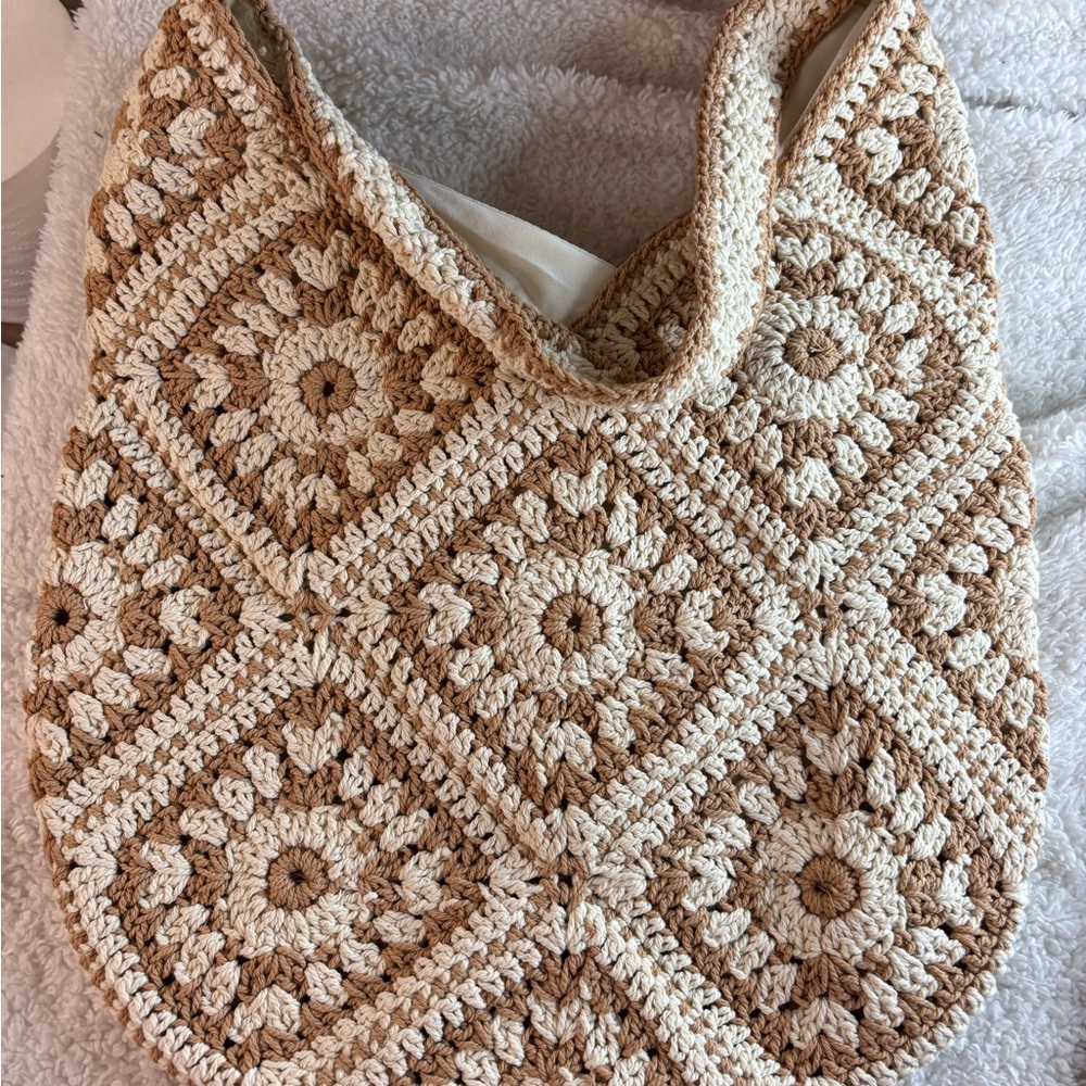 Crocheted Hobo Shoulder Bag color Tan/Cream Lined Trendy bag Cham not included - Picture 11 of 13